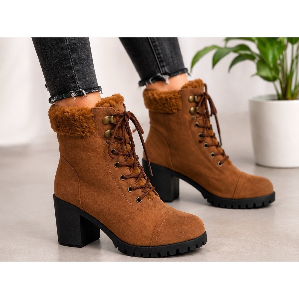 Dream Pairs Women's Brown Faux Suede Ankle Boots Size 8 Fur Lined Lace Up
